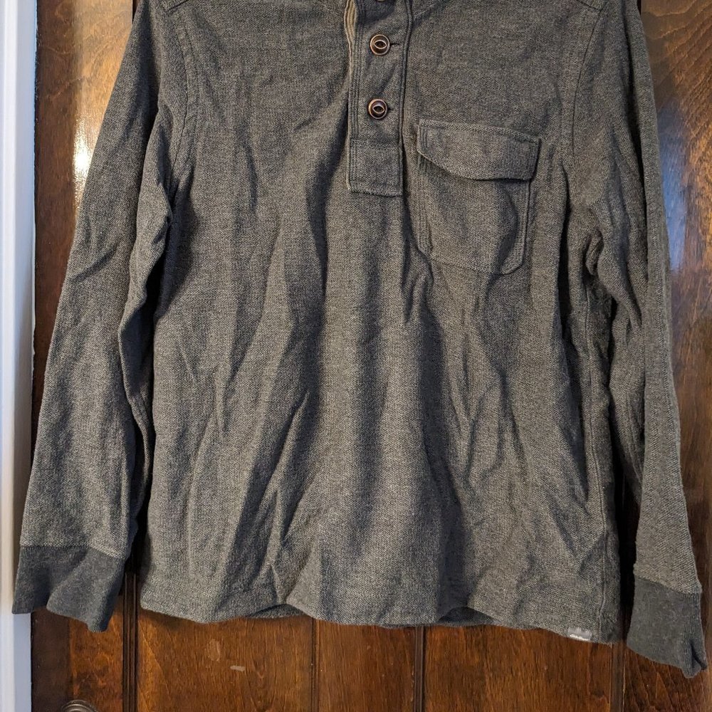 Heavy Three Button Top - Picture 6 of 6